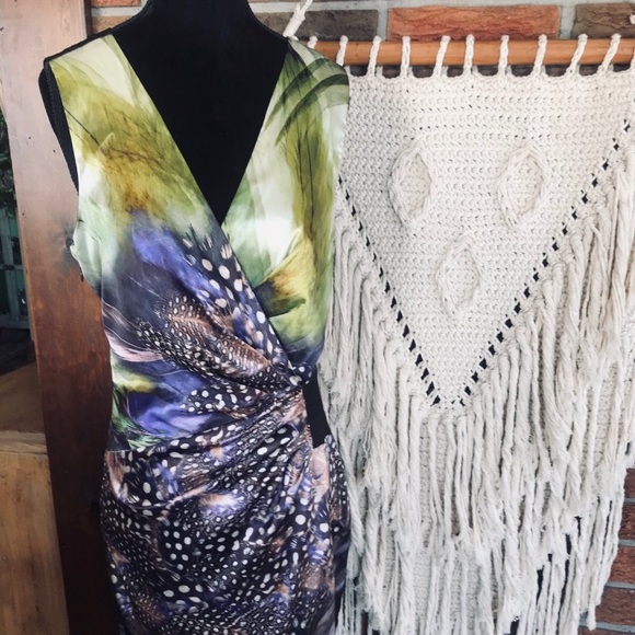 le chateau Dresses & Skirts - Le Chateau Midi Dress